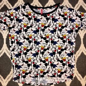 ❤️XSmall Disney for H&M Divided Shirt❤️